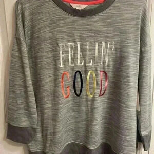 - Women’s Sleep Shirt NEW-Medium